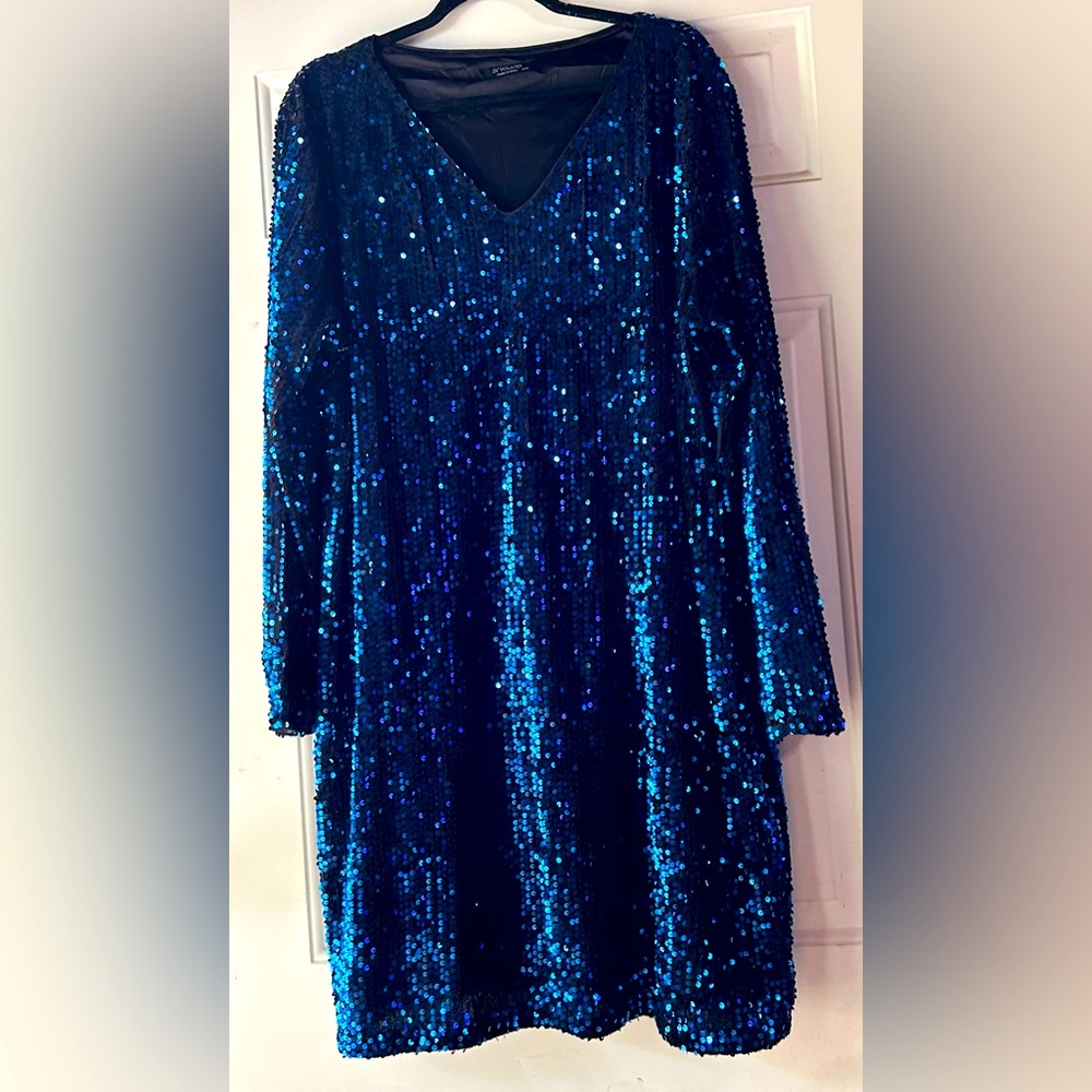 Beautiful plus size 22W to 24W blue sparkle sequins cocktail dress NWOT